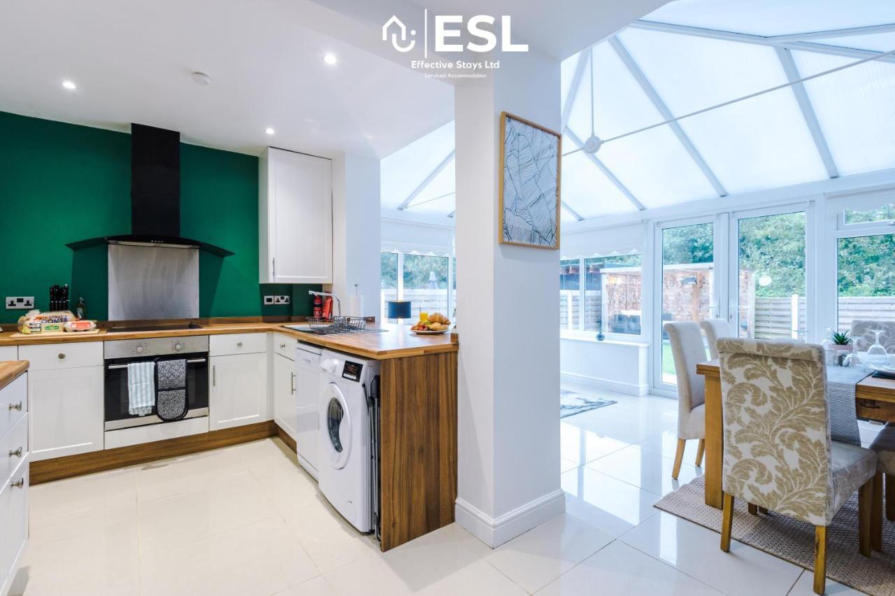 Open Plan - 3 Bedroom House - Garden And Outdoor Seating - Driveway Parking - Short Drive To City Centre Saughall Kültér fotó