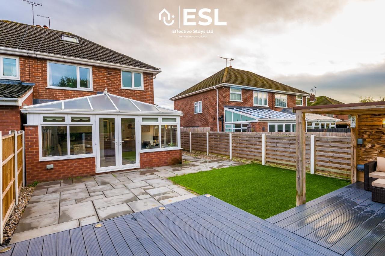 Open Plan - 3 Bedroom House - Garden And Outdoor Seating - Driveway Parking - Short Drive To City Centre Saughall Kültér fotó